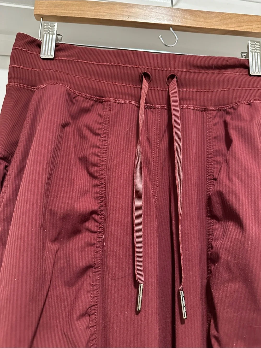 Lululemon Burgundy Jogger Pants - Lightweight Drawstring Tapered Fit